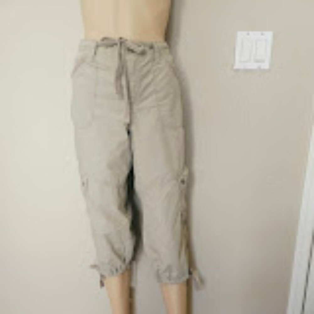 London Jean Women’s Beige Cargo Capri Pants Size 12 Cotton Casual